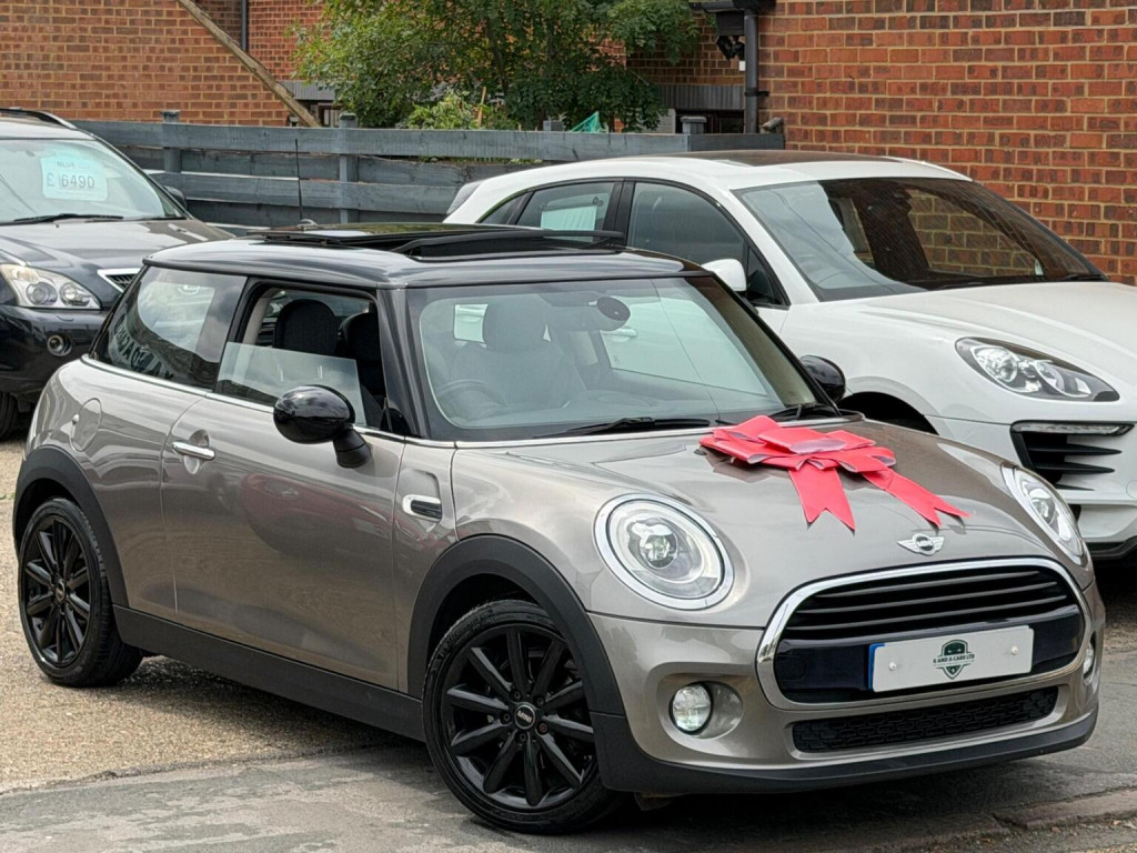 2017 MINI HATCH